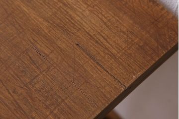 アンティーク家具　天板一枚板　朴の木　シンプルな鉄脚テーブル