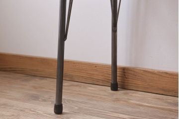 アンティーク家具　天板一枚板　朴の木　シンプルな鉄脚テーブル