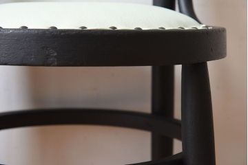 アンティーク家具　ブラックペイント!小ぶりなアンティークベントウッドチェア