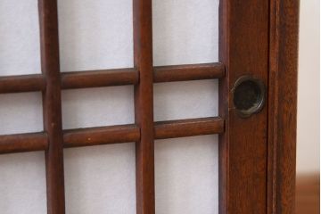 アンティーク家具　樺材!古い木製の小さな障子戸収納棚