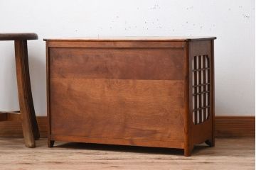 アンティーク家具　樺材!古い木製の小さな障子戸収納棚