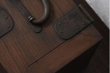 アンティーク雑貨　総欅材　明治期の古い金具付き!アンティーク硯箱(小箱・木箱)