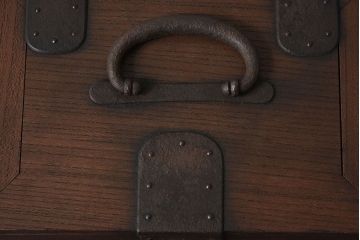 アンティーク雑貨　総欅材　明治期の古い金具付き!アンティーク硯箱(小箱・木箱)