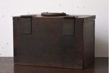アンティーク雑貨　総欅材　明治期の古い金具付き!アンティーク硯箱(小箱・木箱)