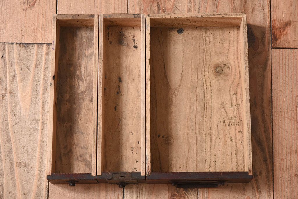 アンティーク雑貨　桐材製　明治大正期の古い金具付きアンティーク硯箱(小箱・木箱)