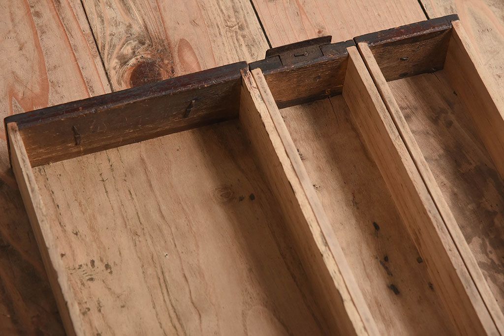 アンティーク雑貨　桐材製　明治大正期の古い金具付きアンティーク硯箱(小箱・木箱)