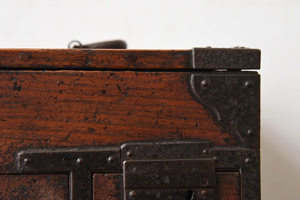 アンティーク雑貨　桐材製　明治大正期の古い金具付きアンティーク硯箱(小箱・木箱)