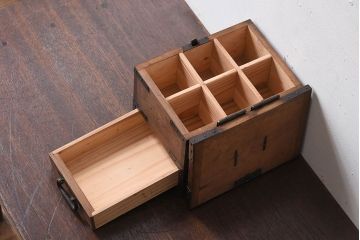 アンティーク雑貨　和製アンティーク　金具付き!古い木の印箱(小物収納箱)