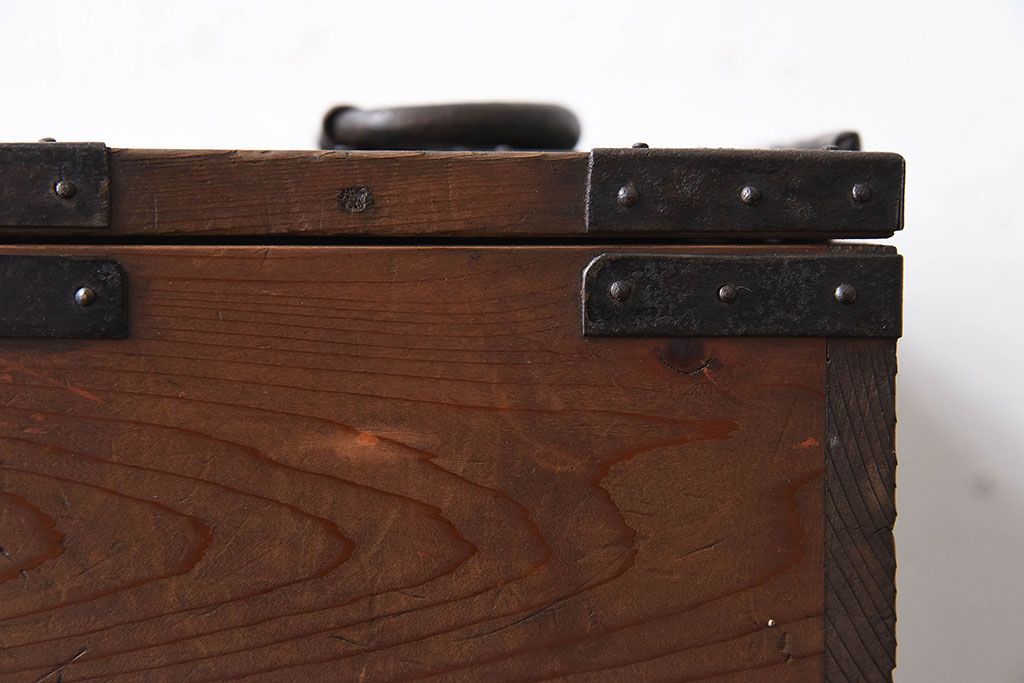 アンティーク雑貨　和製アンティーク　金具付き!古い木の印箱(小物収納箱)