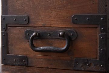 アンティーク雑貨　和製アンティーク　金具付き!古い木の印箱(小物収納箱)