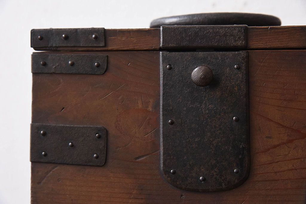 アンティーク雑貨　和製アンティーク　金具付き!古い木の印箱(小物収納箱)