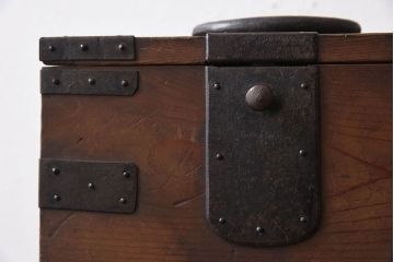 アンティーク雑貨　和製アンティーク　金具付き!古い木の印箱(小物収納箱)