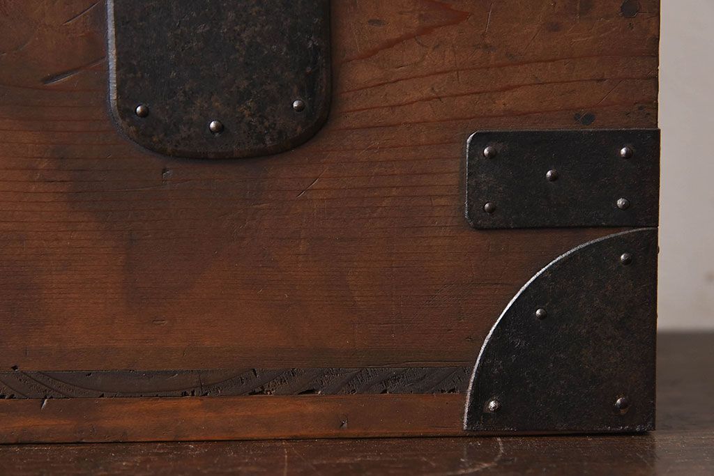 アンティーク雑貨　和製アンティーク　金具付き!古い木の印箱(小物収納箱)