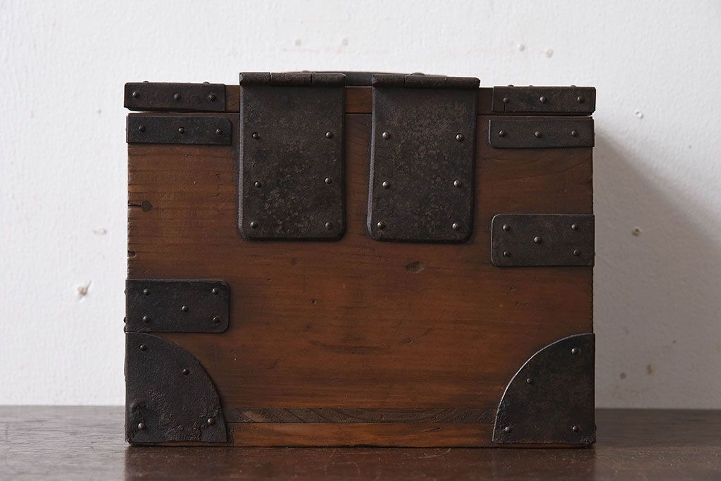 アンティーク雑貨　和製アンティーク　金具付き!古い木の印箱(小物収納箱)