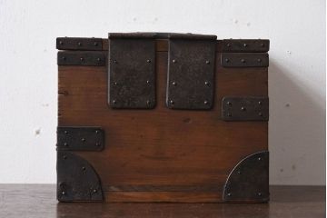 アンティーク雑貨　和製アンティーク　金具付き!古い木の印箱(小物収納箱)