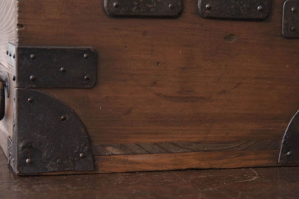 アンティーク雑貨　和製アンティーク　金具付き!古い木の印箱(小物収納箱)