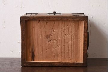 アンティーク雑貨　和製アンティーク　金具付き!古い木の印箱(小物収納箱)