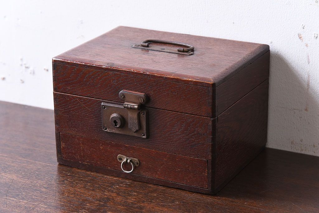 アンティーク雑貨　和製アンティーク　古い木の昭和レトロな印箱(小物収納箱)