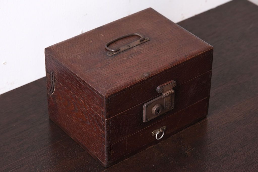 アンティーク雑貨　和製アンティーク　古い木の昭和レトロな印箱(小物収納箱)