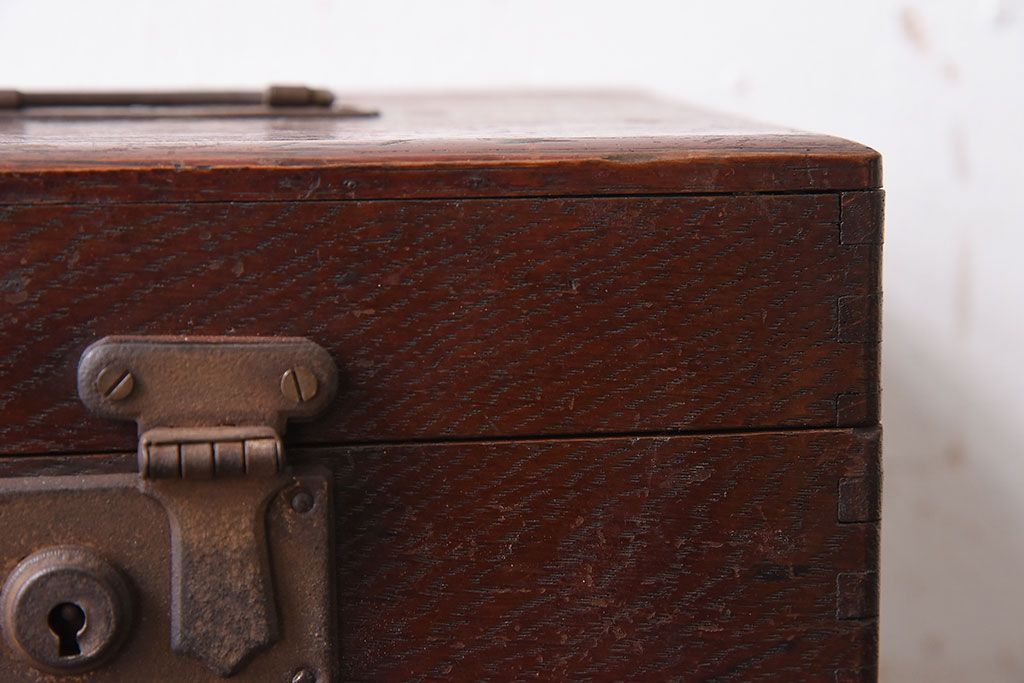 アンティーク雑貨　和製アンティーク　古い木の昭和レトロな印箱(小物収納箱)