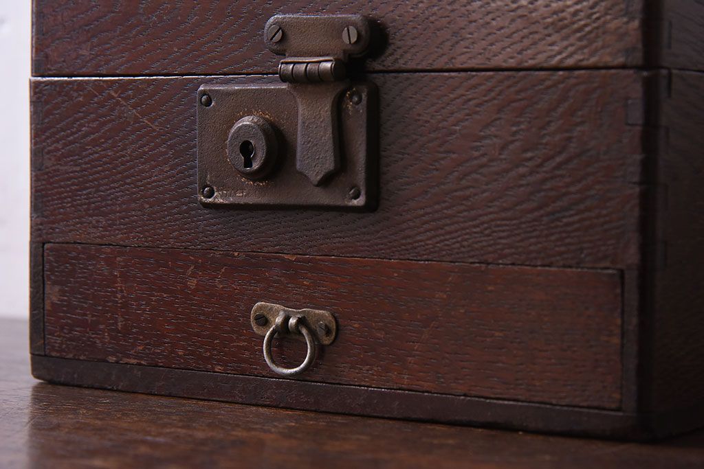 アンティーク雑貨　和製アンティーク　古い木の昭和レトロな印箱(小物収納箱)