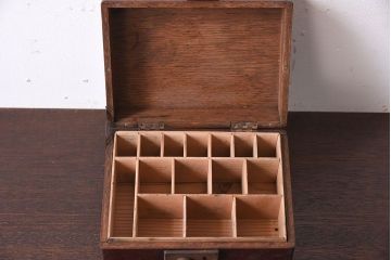 アンティーク雑貨　和製アンティーク　古い木の昭和レトロな印箱(小物収納箱)