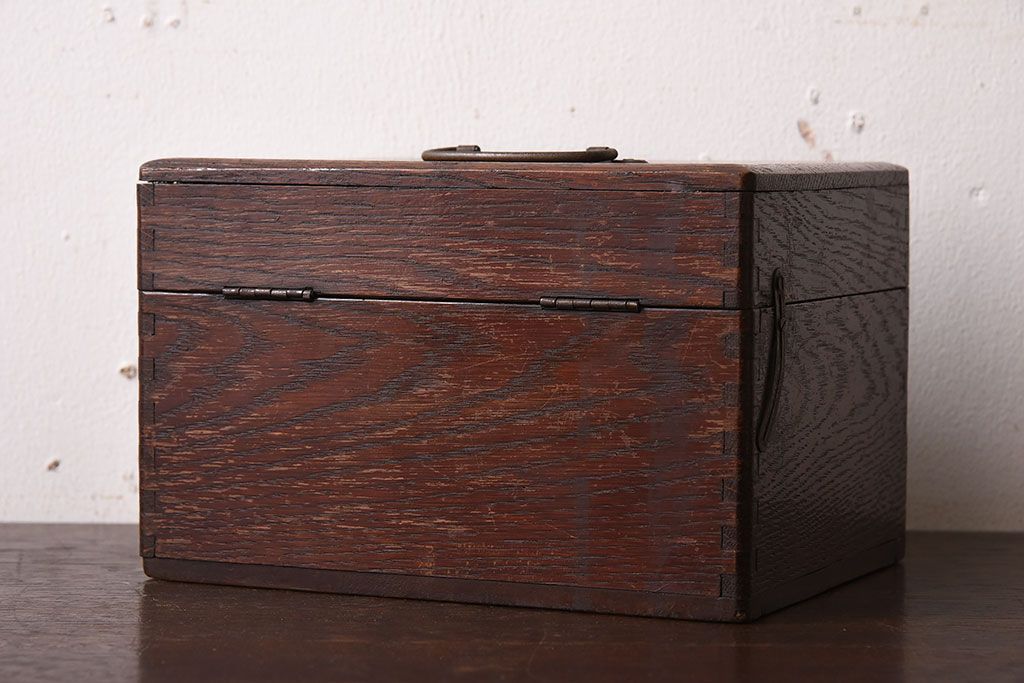 アンティーク雑貨　和製アンティーク　古い木の昭和レトロな印箱(小物収納箱)