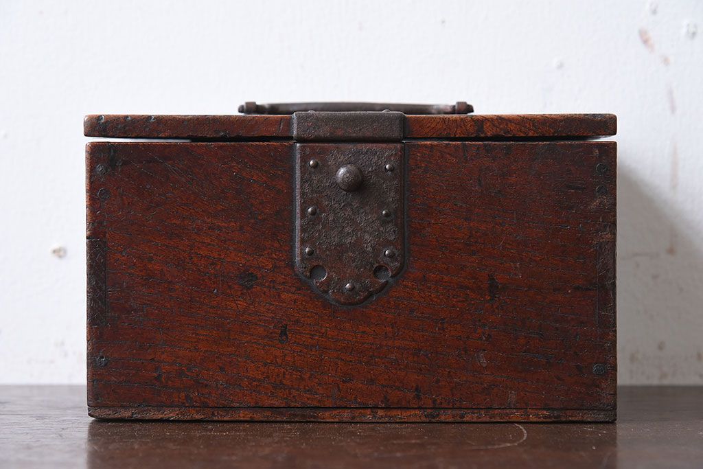 アンティーク雑貨　和製アンティーク　金具付き!古い木の印箱(小物収納箱)(2)