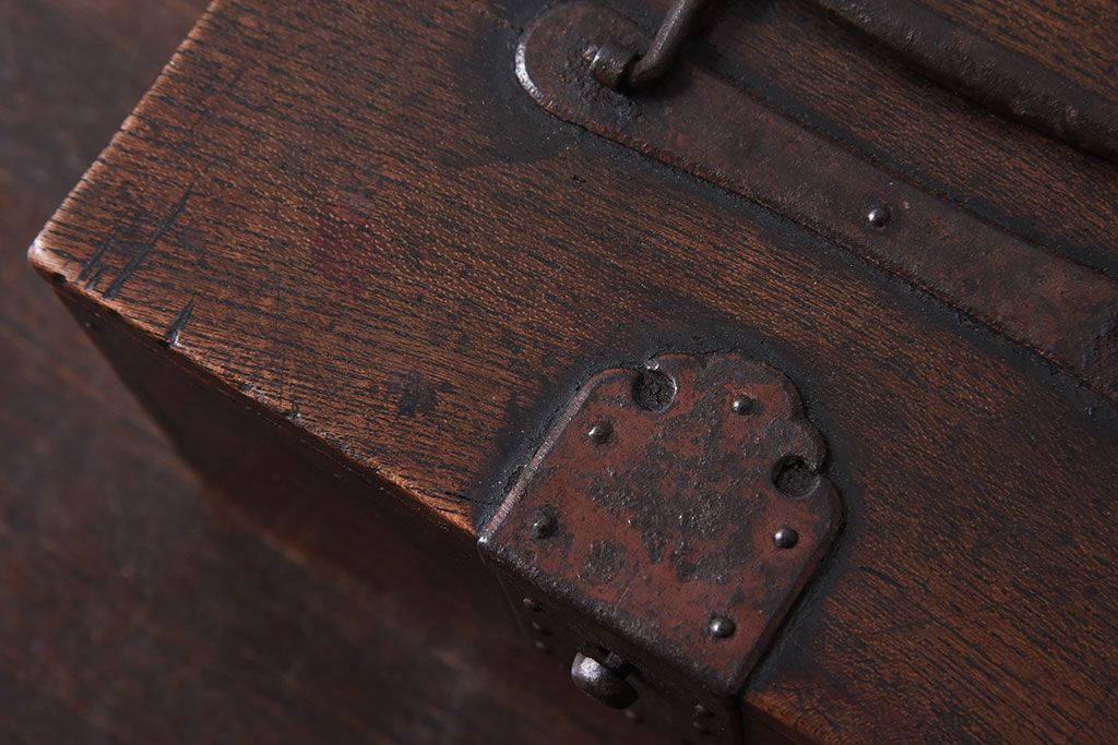 アンティーク雑貨　和製アンティーク　金具付き!古い木の印箱(小物収納箱)(2)