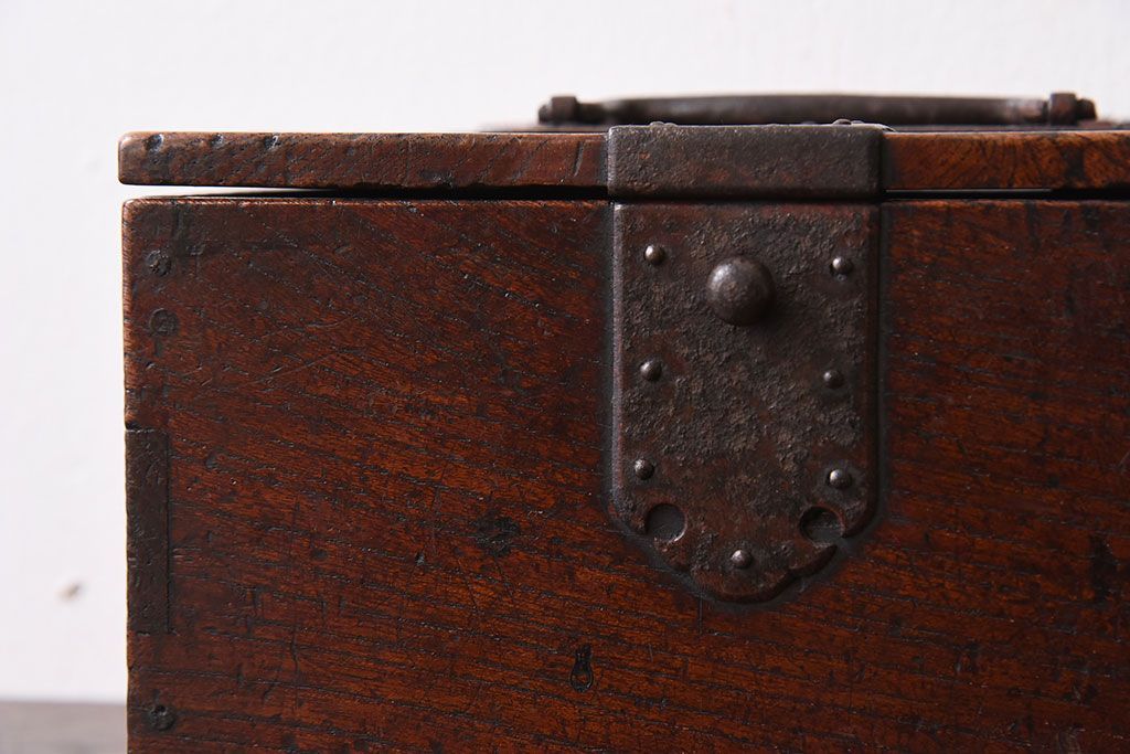 アンティーク雑貨　和製アンティーク　金具付き!古い木の印箱(小物収納箱)(2)