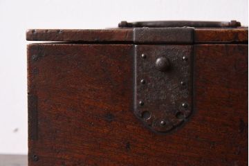 アンティーク雑貨　和製アンティーク　金具付き!古い木の印箱(小物収納箱)(2)