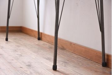 アンティーク家具　天板一枚板　ラワン材　シンプルな鉄脚テーブル
