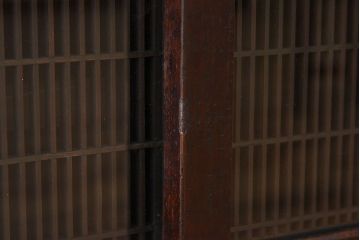 アンティーク家具　脚付き!組子入り引き戸のアンティーク収納棚