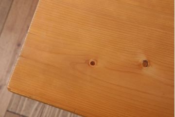 アンティーク家具　天板檜材　アンティーク　シンプルな鉄脚テーブル