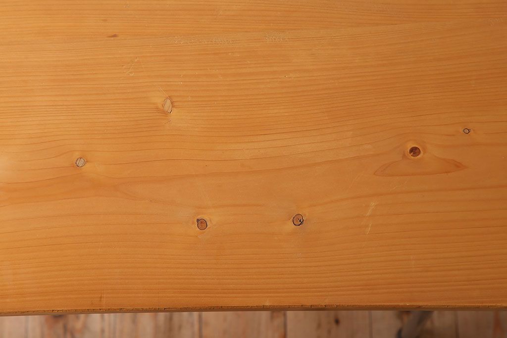 アンティーク家具　天板檜材　アンティーク　シンプルな鉄脚テーブル