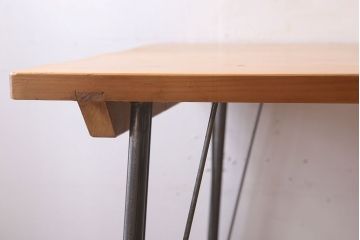 アンティーク家具　天板檜材　アンティーク　シンプルな鉄脚テーブル