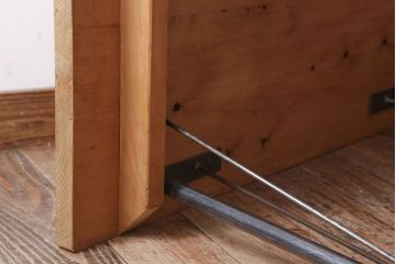 アンティーク家具　天板檜材　アンティーク　シンプルな鉄脚テーブル