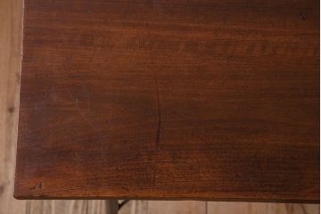 アンティーク家具　天板朴の木材　アンティーク　シンプルな鉄脚テーブル