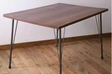 アンティーク家具　天板朴の木材　アンティーク　シンプルな鉄脚テーブル