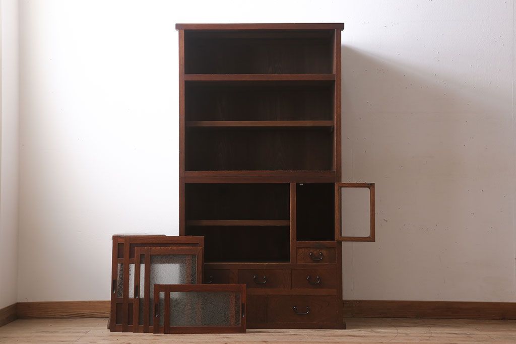 アンティーク家具　前面欅材　結霜ガラス入り!和製アンティークの重ね戸棚(食器棚)