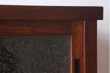 アンティーク家具　前面欅材　結霜ガラス入り!和製アンティークの重ね戸棚(食器棚)