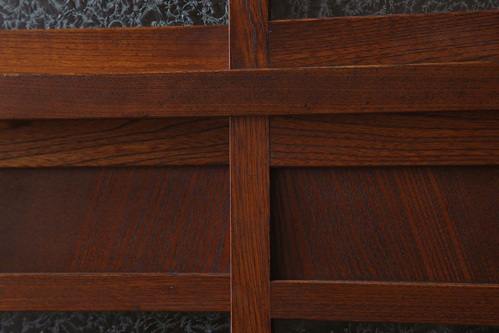 アンティーク家具　前面欅材　結霜ガラス入り!和製アンティークの重ね戸棚(食器棚)