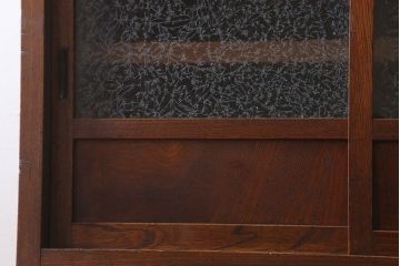 アンティーク家具　前面欅材　結霜ガラス入り!和製アンティークの重ね戸棚(食器棚)