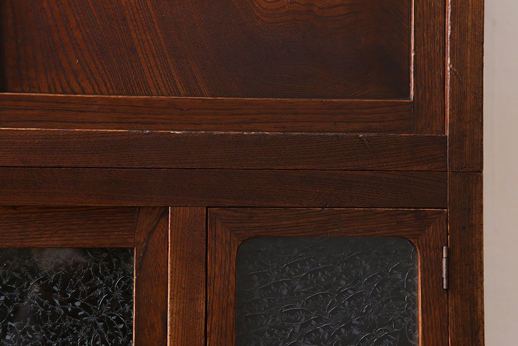 アンティーク家具　前面欅材　結霜ガラス入り!和製アンティークの重ね戸棚(食器棚)