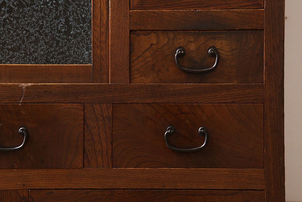 アンティーク家具　前面欅材　結霜ガラス入り!和製アンティークの重ね戸棚(食器棚)