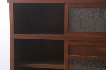 アンティーク家具　前面欅材　結霜ガラス入り!和製アンティークの重ね戸棚(食器棚)