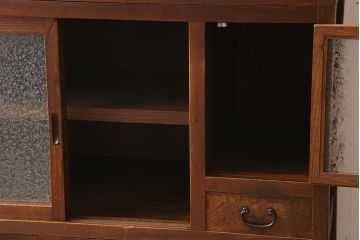 アンティーク家具　前面欅材　結霜ガラス入り!和製アンティークの重ね戸棚(食器棚)