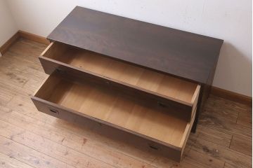 アンティーク家具　アンティーク　モダンな前面黒檀の脚付きローボード(テレビボード)