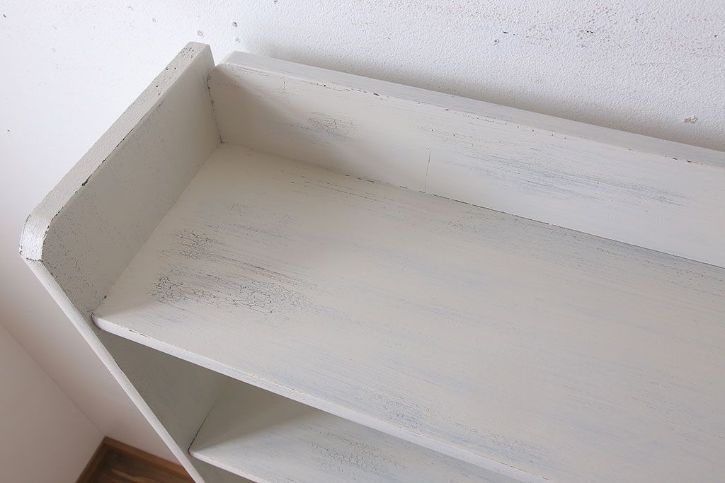 アンティーク家具　アンティークペイント　ホワイトカラーの古い本棚