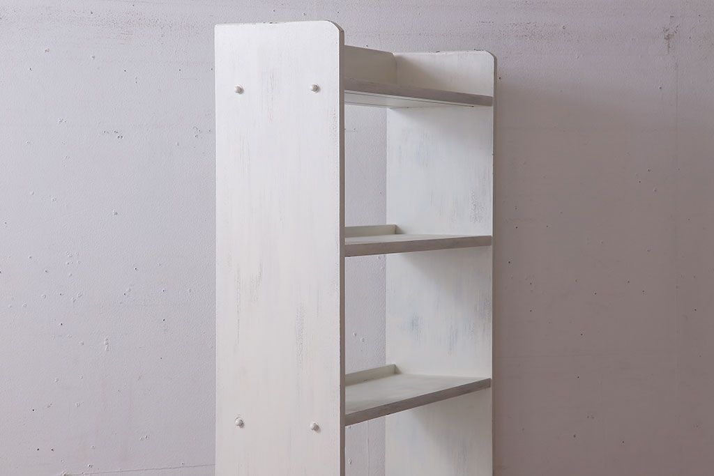 アンティーク家具　アンティークペイント　ホワイトカラーの古い本棚